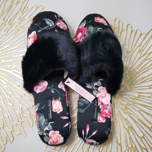 🛑 2 / $40 Sale! Victoria Secret Black Floral Slipper Set N… - Picture 5 of 14